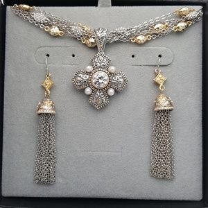 Beautiful Demi Parure Set